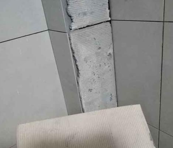 当阳瓷砖空鼓维修公司分享下厨房瓷砖脱落的补救措施。